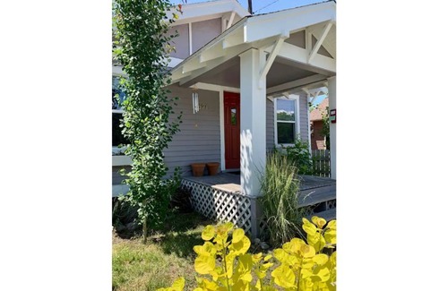 University District House | The Arthur House
