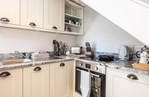 Bakewell Cottage | The Artists Loft