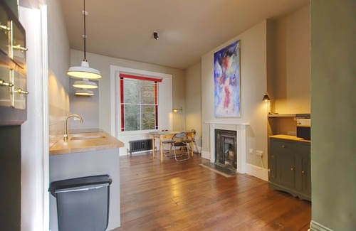 Hastings Apartment | The Artists Retreat