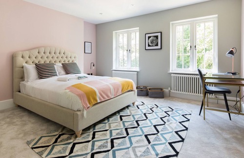 Windlesham House | The Ascot Retreat - Spacious 3BDR Home with Parking & Garden