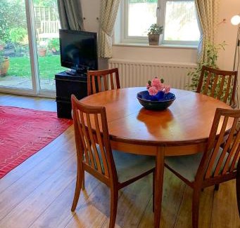Frome Apartment | THE ASH TREE - Charming & comfortable apartment