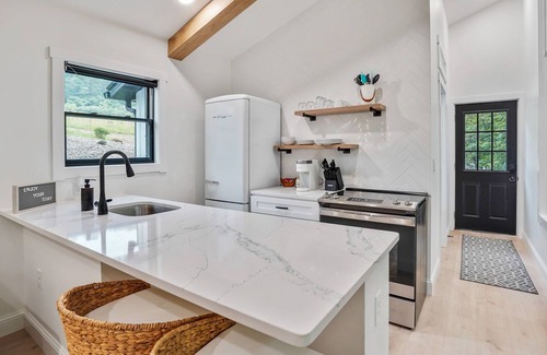 Logan Cabin | The Ashton | Modern Hocking Hills Cabin