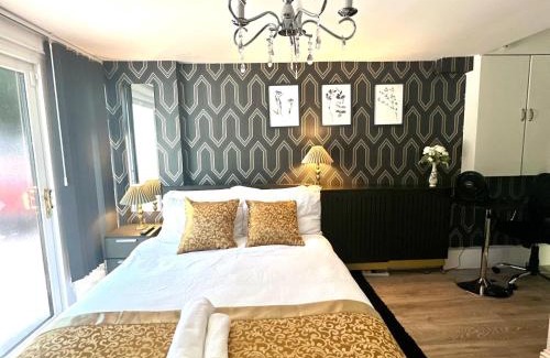 London Borough of Bromley Apartment | The Aspen Suite - Studio in Greater London