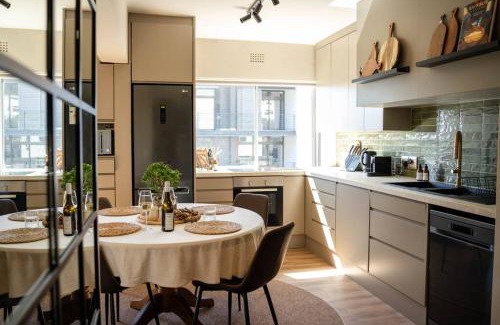Green Point Apartment | The Asvati - Chic two bedroom apartment in Green Point