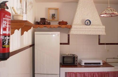 Los Romanes Cottage | The Atalaya de Los Romanes, vacation with stunning views of Lake Viñuela