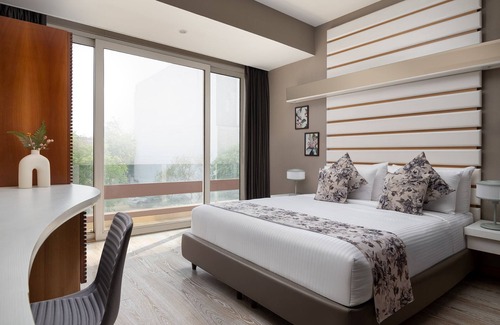 DLF Phase 1 Hotel | The Atara
