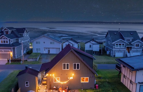 Clinton House | The Atlas - Sauna and Beach Access