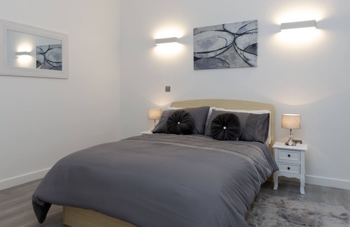 Great Linford Apartment | The Atrium