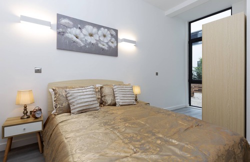 Great Linford Apartment | The Atrium