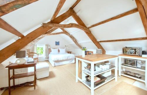 Cardigan Apartment | The Attic Apartment, Quay Street Studios Cardigan