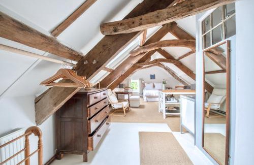 Cardigan Apartment | The Attic Apartment, Quay Street Studios Cardigan