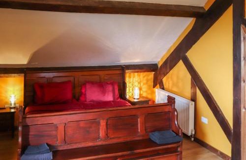 Criccieth Apartment | The Auction House