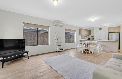 Geographe House | The Aurora Your Family Holiday Starts Here