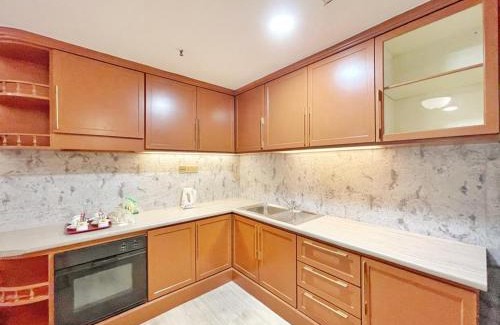 Central District Hotel | The Avenue M