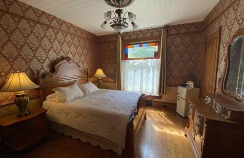 Lowell Bed & Breakfast | The Avery St Bed and Breakfast