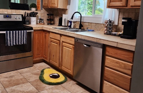 Columbia Falls House | THE AVOCADO ABODE ! Glacier National Park DT Columbia Falls Whitefish KIDS FAV!
