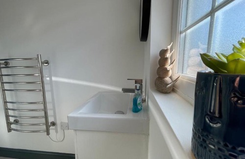 Welford Apartment | The Aylestone - Leicester City 2 Bed Top Floor Apartment , Free Parking by YO ROOM!