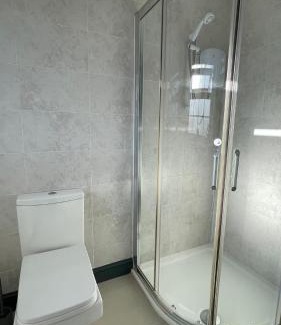 Welford Apartment | The Aylestone - Leicester City 2 Bed Top Floor Apartment , Free Parking by YO ROOM!