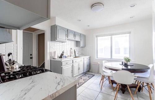 Bridgeport House | The B&W Haven 5BR Home with yard theater + Office
