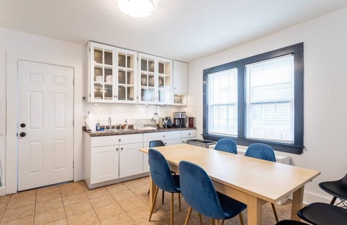Bridgeport House | The B&W Haven 5BR Home with yard theater + Office