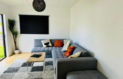 Whitianga House | The Bach - Spa Pool, Pets, Scooters & Family Friendly