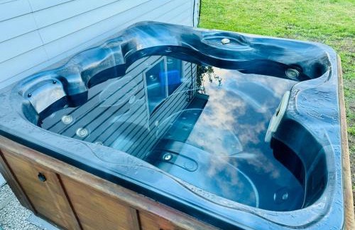 Whitianga House | The Bach - Spa Pool, Pets, Scooters & Family Friendly