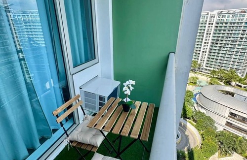 Don Bosco Apartment | The Bahama Hammock - Azure