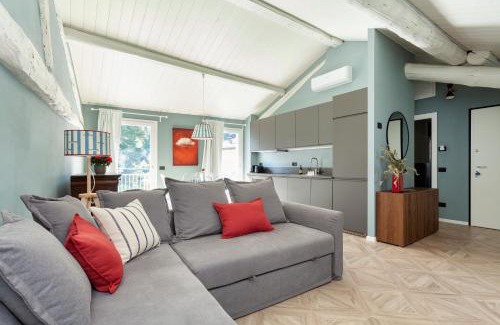 Tremezzina Apartment | The Balbianello Lake House Blue