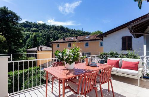 Tremezzina Apartment | The Balbianello Lake House Blue
