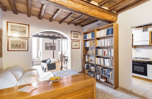 Siena Historical Center Apartment | The Balcony Suite -Piazza del Campo View