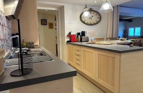 Anduze Apartment | The Bamboo Lodge with its feet in the water