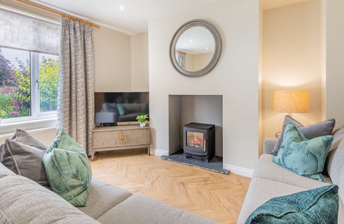 Silverdale Cottage | The Bank House- Luxury 3 bed cottage with hot tub!