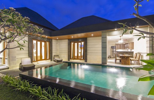 Dewi Sri Villa | The Banyumas Suite Villa Legian