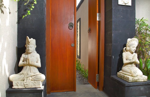 Dewi Sri Villa | The Banyumas Suite Villa Legian