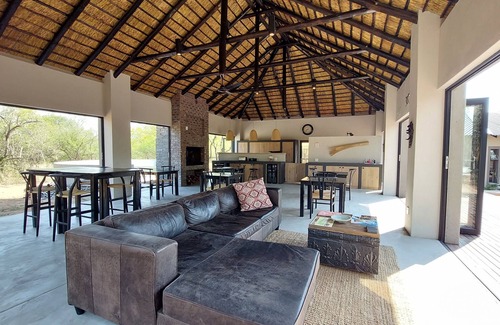 Hoedspruit Cabin | The Baobab Bush Lodge