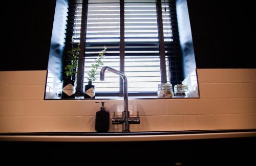 Offerton Apartment | The Barbershop Apartments