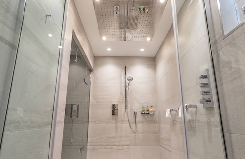 Perth Apartment | The Barclay Apartment