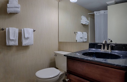 Midtown Ocean City Hotel | The Barefoot Mailman