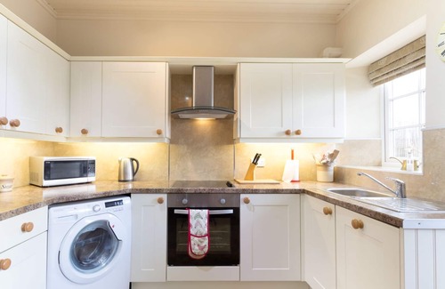 Berwick-upon-Tweed Cottage | THE BARMOOR RETREAT, family friendly, with open fire in Lowick