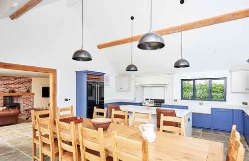Pudleston House | The Barn at Pudleston Court, 6 bed luxury house with pool