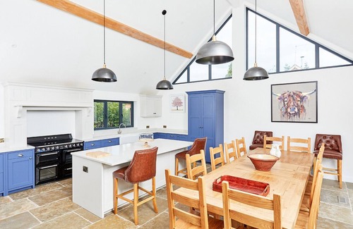 Pudleston House | The Barn at Pudleston Court, 6 bed luxury house with pool