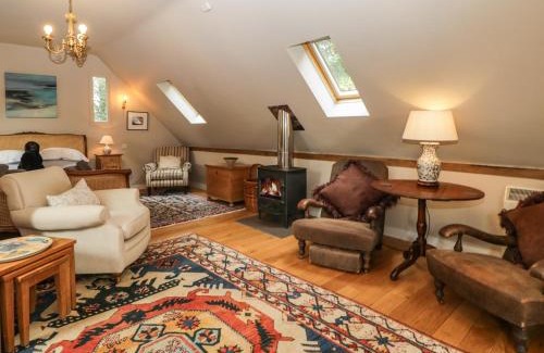 Burford House | The Barn at Westhall Cottage