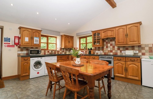 North Perrott Cottage | THE BARN, family friendly, character holiday cottage in Chedington
