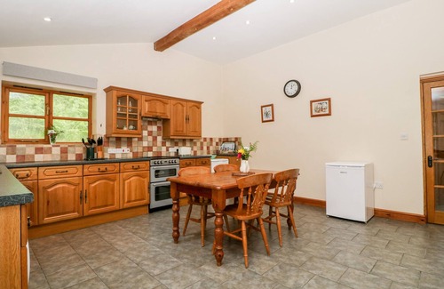 North Perrott Cottage | THE BARN, family friendly, character holiday cottage in Chedington