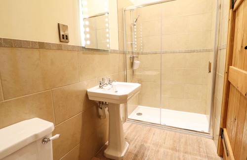 Corwen Cottage | THE BARN, family friendly, with hot tub in Corwen