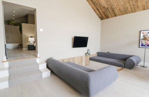 Llanfechell House | The Barn