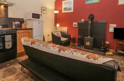 Staffin Cottage | THE BARN, pet friendly, character holiday cottage in Staffin