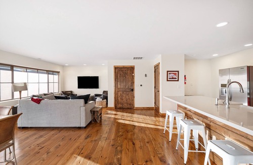 South Snyderville Basin Apartment | The Barn (private condo/apartment)