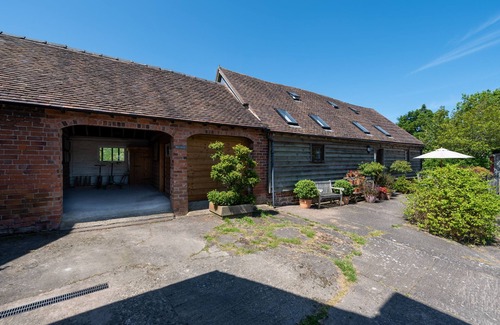 Picklescott Cottage | The Barn - sleeps 6 guests in 3 bedrooms