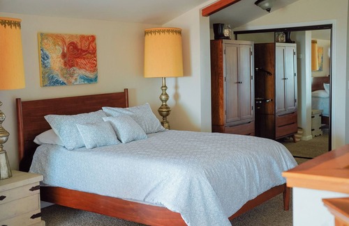 San Luis Obispo Hotel | The Barn at Eagles landing SLO